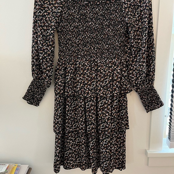 Black Floral Print Ruffled Dress - Picture 5 of 10